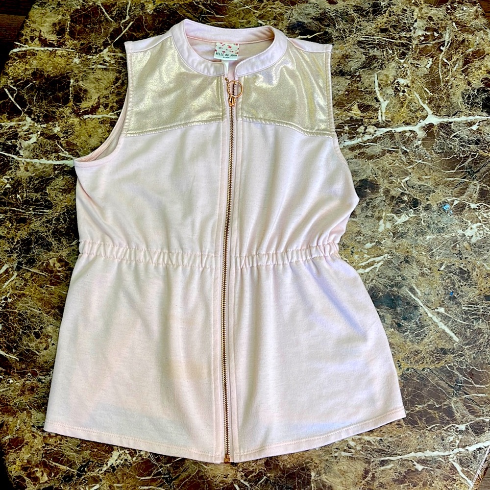 Belle du Jour Vest. Light pink. Almost new. Size L.